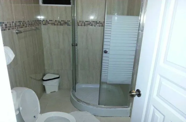 Hostal los Jensen salle de bain avec douche